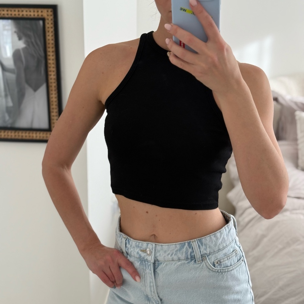 Crop top. Black color. Size S. Brand Divided (H&M) - Picture 15 of 17